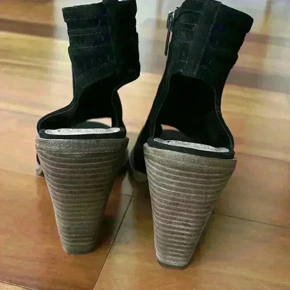 NWOT Vince Camuto heels - Picture 4 of 10